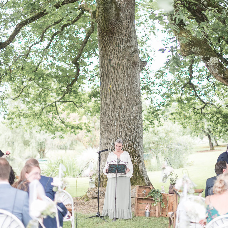 Céline Larigaldie – wedding celebrant in France